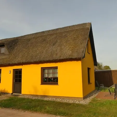 Nyaraló Holiday Apartment In Wieck With Swimming Pool *